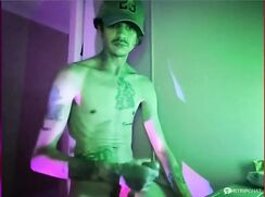 Bigdickenergy4204 - Web-cam model - wanking