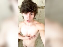 cute nathan shower cumming bate