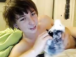Vintage amateur webcam: A boy & his possum