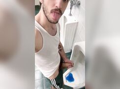 Hunky stud public wanker