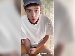 Amateur Guy Cums Hard